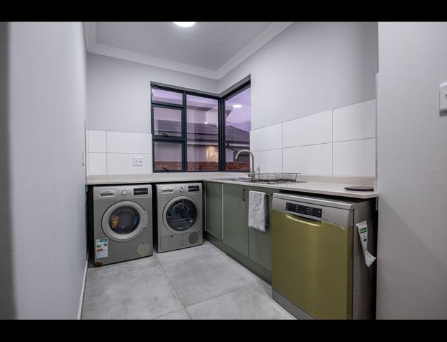 3 BEDROOM HOUSE FOR SALE IN MOSSEL BAY EXT 15